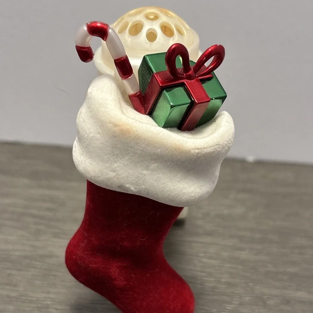 Bath & Body‎ Works Retired Holiday Red Christmas Stocking Wallflower Plug In